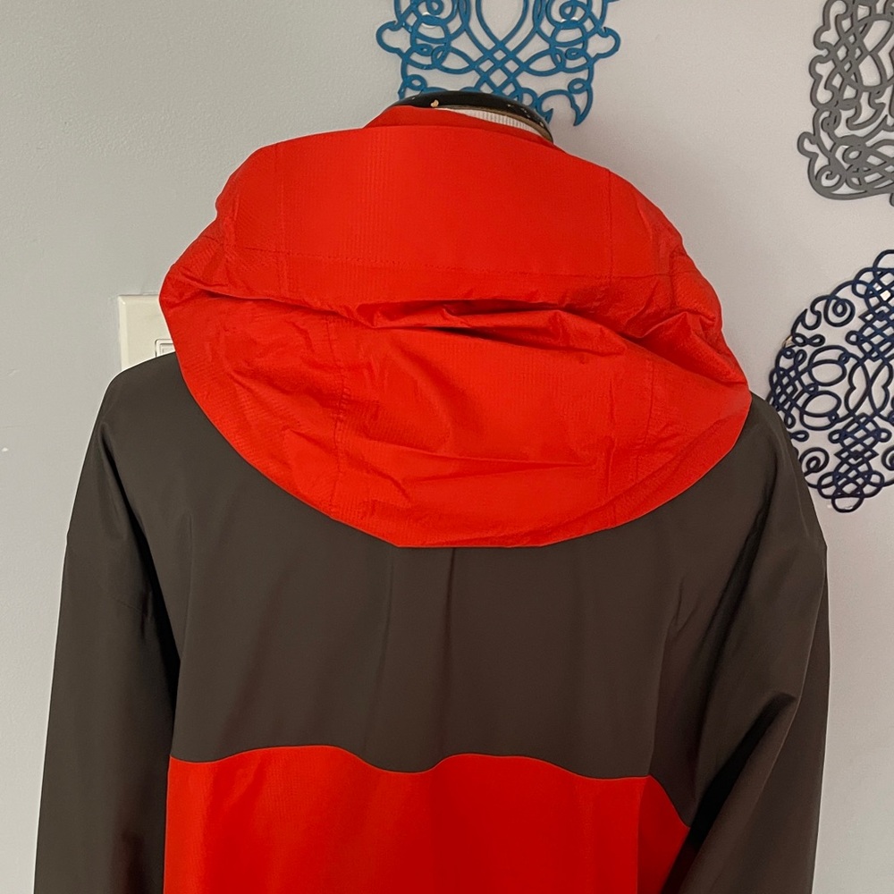 Marmot Men's Orange and Dark Gray Raincoat - Picture 4 of 9